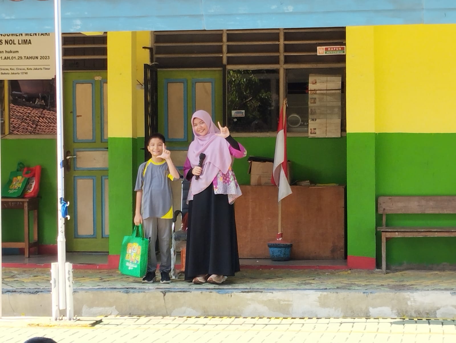 Wisata LiterAsyik Ke SDN Ciracas 05